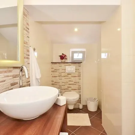 Silver 4- Luxury Apart In Center Apartment *