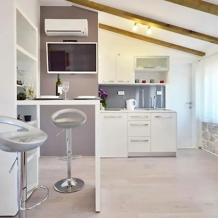 Silver 4- Luxury Apart In Center * Split
