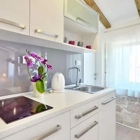 Silver 4- Luxury Apart In Center