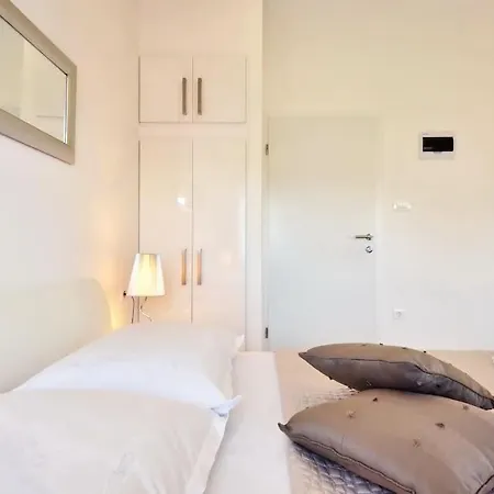 Silver 4- Luxury Apart In Center *